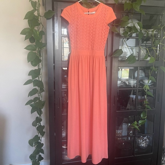 Perfect Spring dress! - Picture 2 of 4